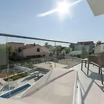 Adriana Ii * סרימה