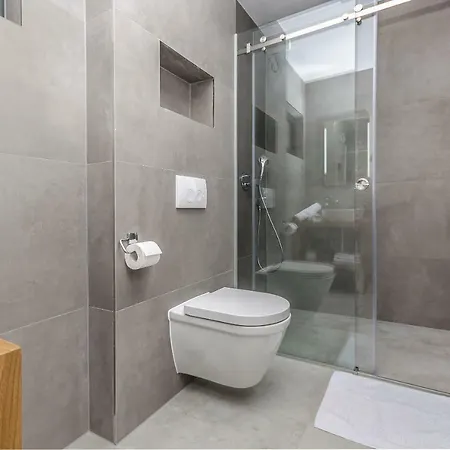 Adriana Ii Apartament *