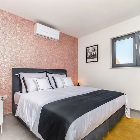 Adriana Ii Apartment Srima