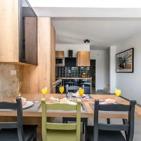 Adriana Ii Apartment