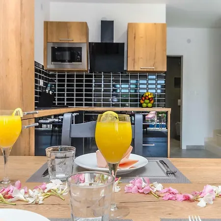 Adriana Ii Apartment *