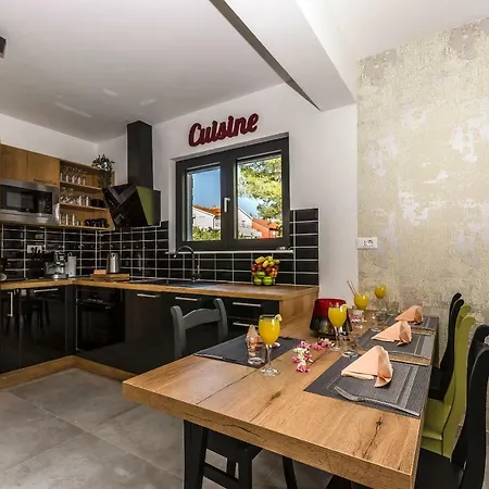 Apartment Adriana Ii *