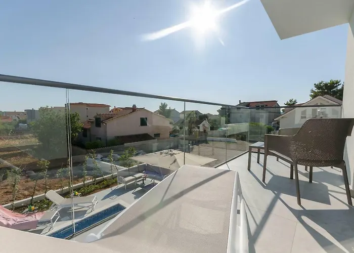 Adriana Ii * סרימה