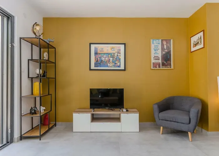 Adriana Ii סרימה