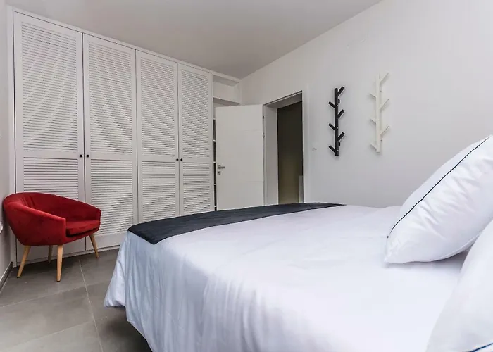 Adriana Ii סרימה